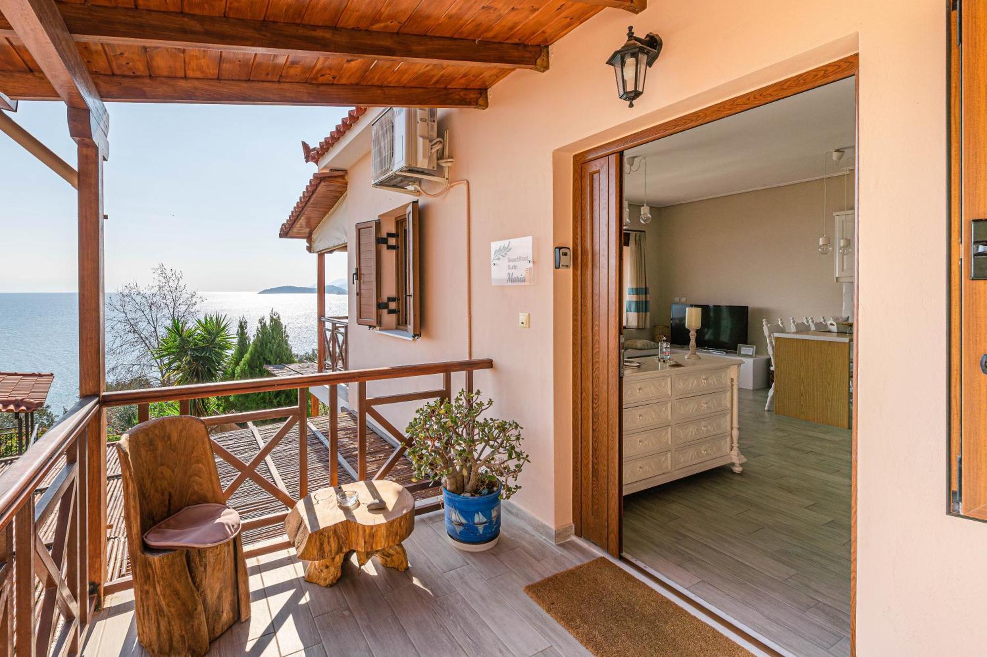 Paralio Astros Beachfront Suites Xiropigado Esterno foto