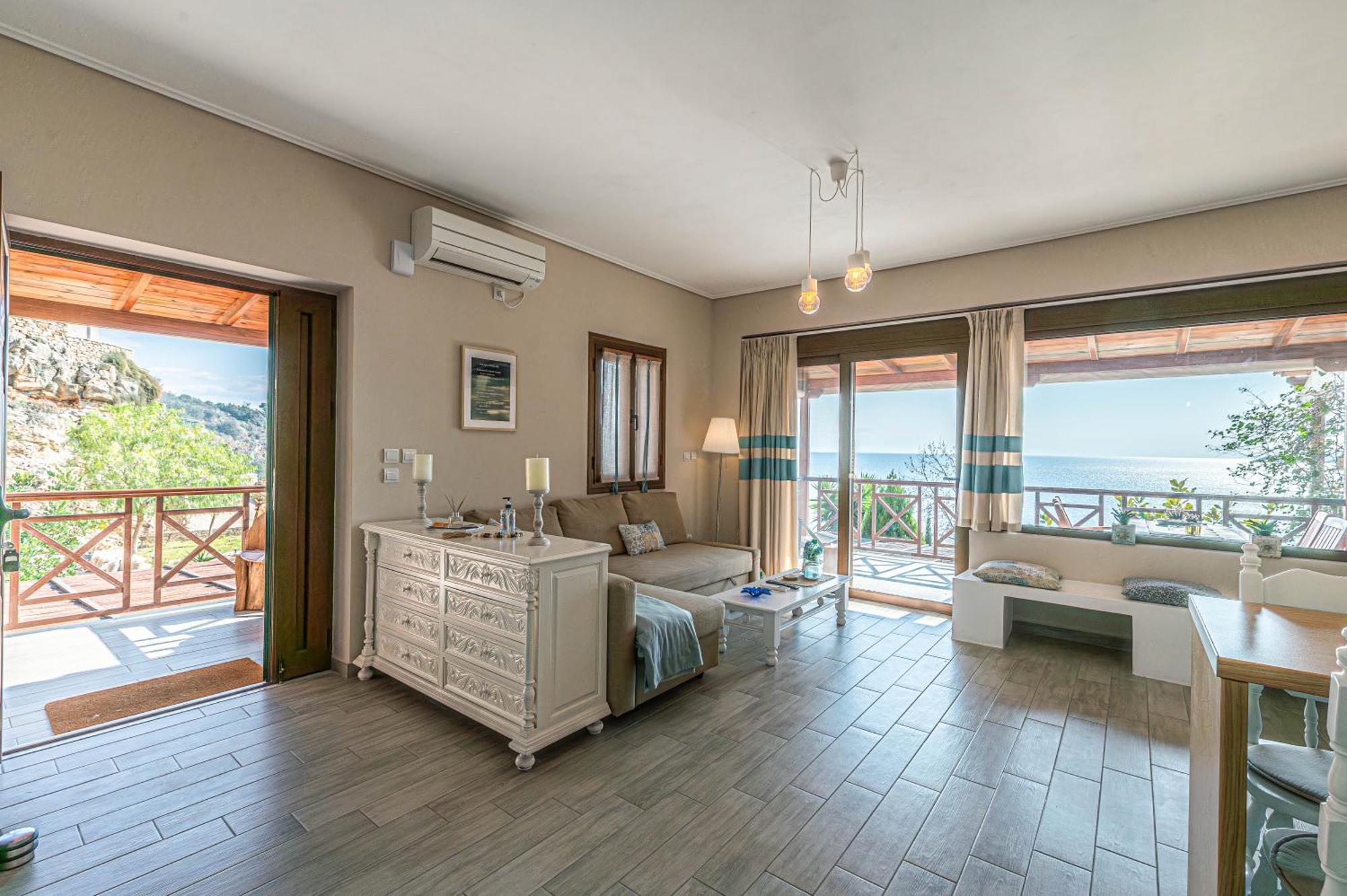 Paralio Astros Beachfront Suites Xiropigado Esterno foto