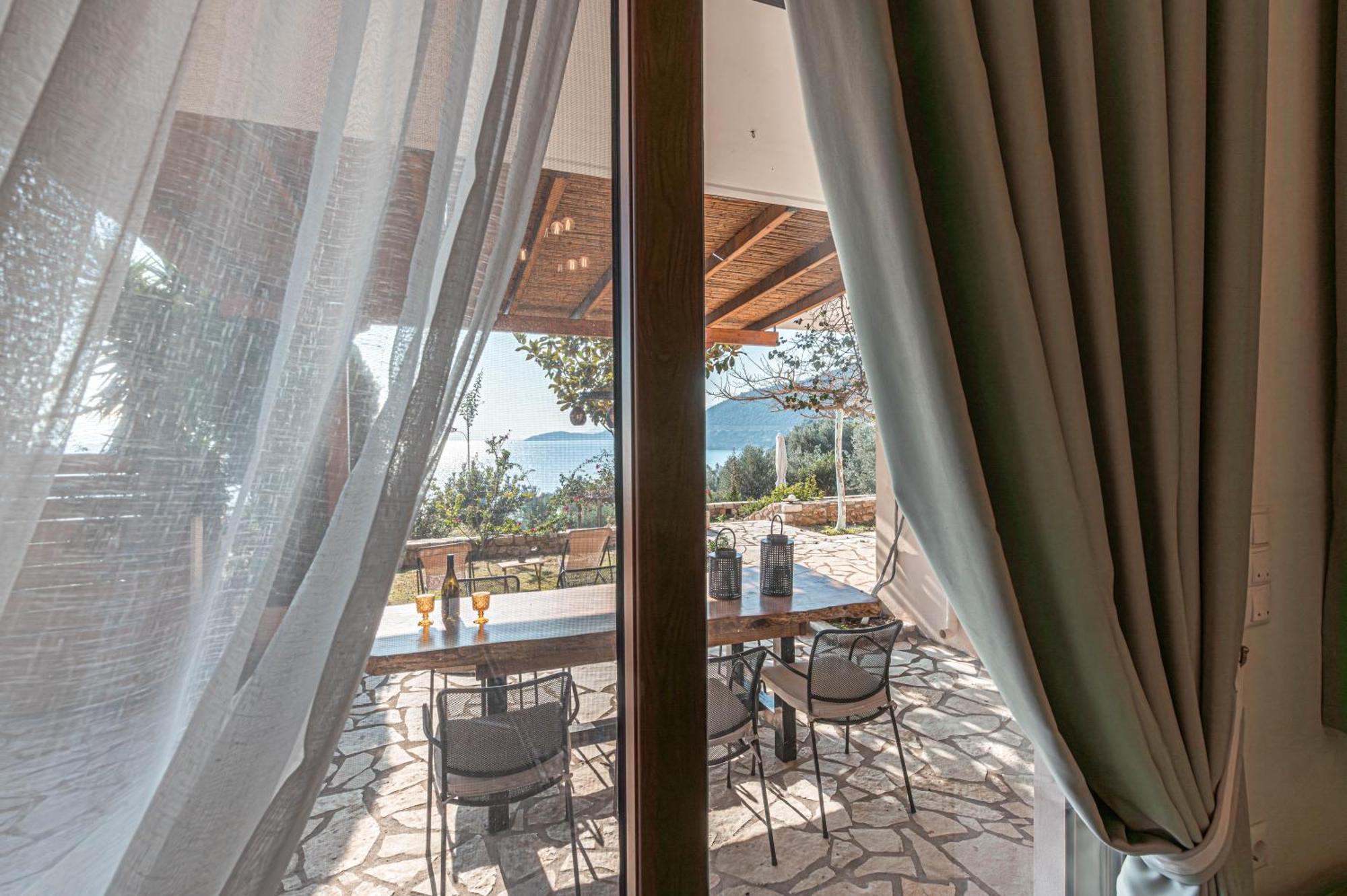 Paralio Astros Beachfront Suites Xiropigado Esterno foto
